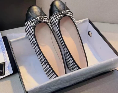 小香风芭蕾舞鞋女单鞋浅口真皮圆头平底拼色蝴...