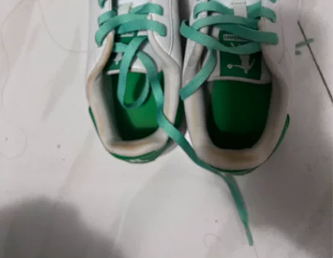 乔丹女鞋36码，刷过一次，因为好久没穿过，...