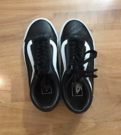 Vans女款全皮板鞋35码 鞋子是全新的，...