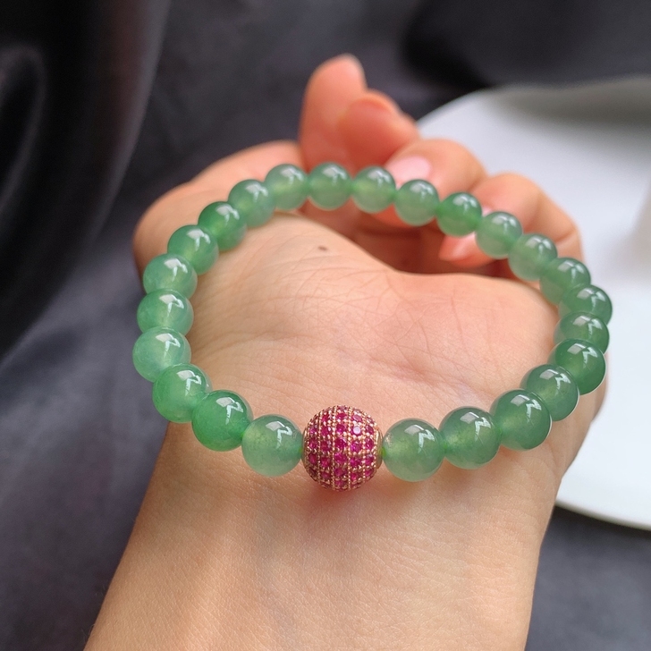 冰绿湖水珠串，莹润细腻，素雅清新，完美度高！