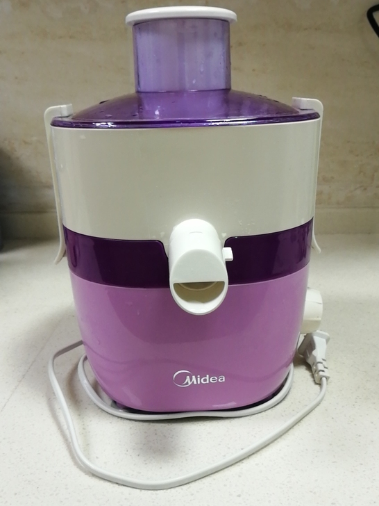 美的榨汁机，九成新，合肥三里庵，45元。