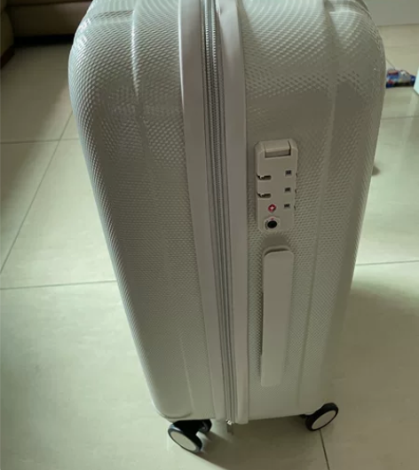 全新汉客行旅箱22寸，没落过地零使用。二手...