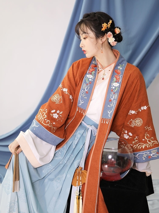 求购池夏花晚吟，只要外面的对襟长衫L