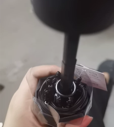全新8骨雨伞未使用，非偏远地区包邮 感兴趣...
