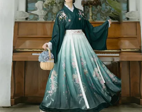 魏晋汉服,M码三件套,穿一洗一,绣花和下裙...