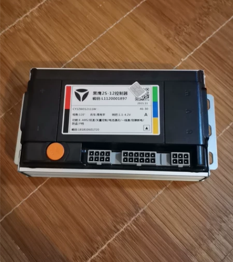 雅迪新国标电动车控制器48V60V通用12...