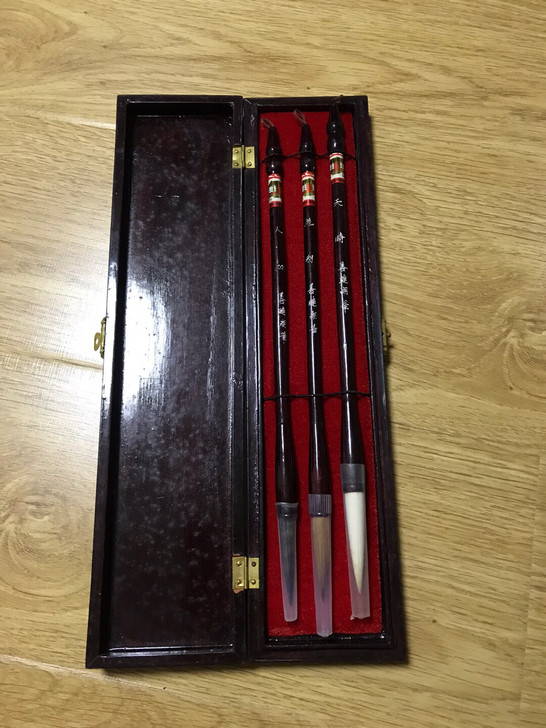 善琏湖笔3支，全新。长30厘米。