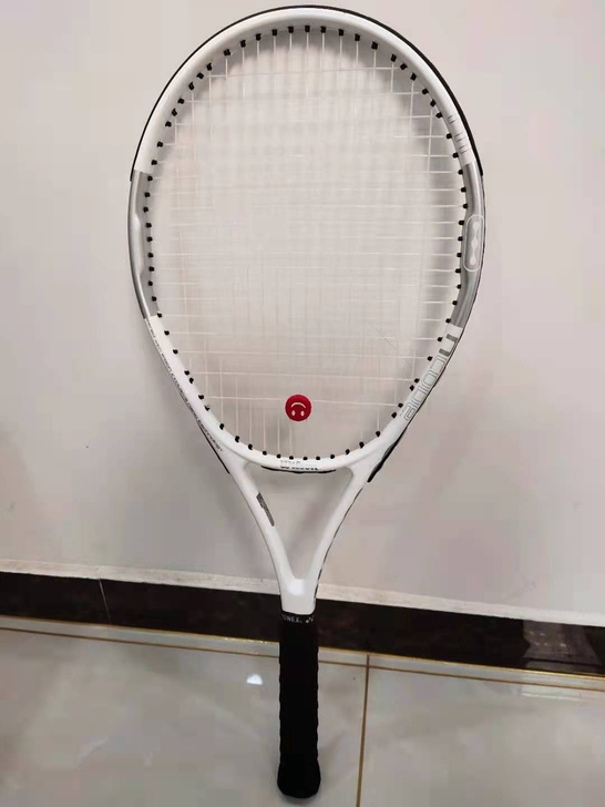 Wilson,大学生着急卖,99新。正品保...