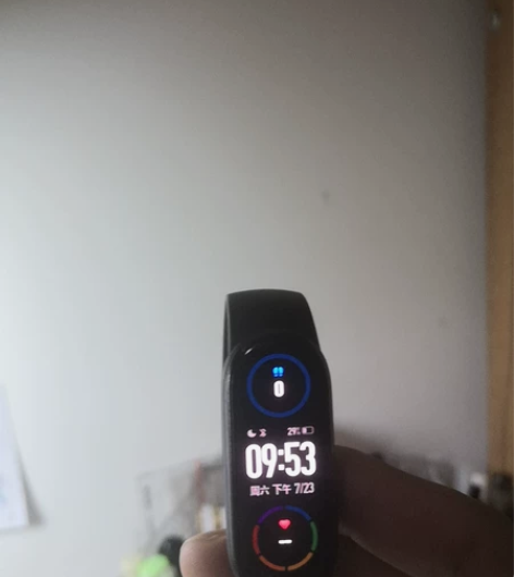 小米手环6普通版的 有略微划痕(几乎可以不...