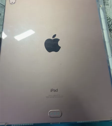 ipad air4，玫瑰金，几乎全新，买下...