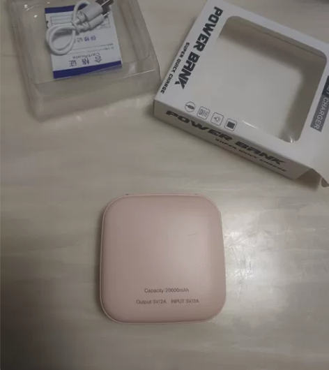 两万毫安充电宝 Micro USB接口 闲...
