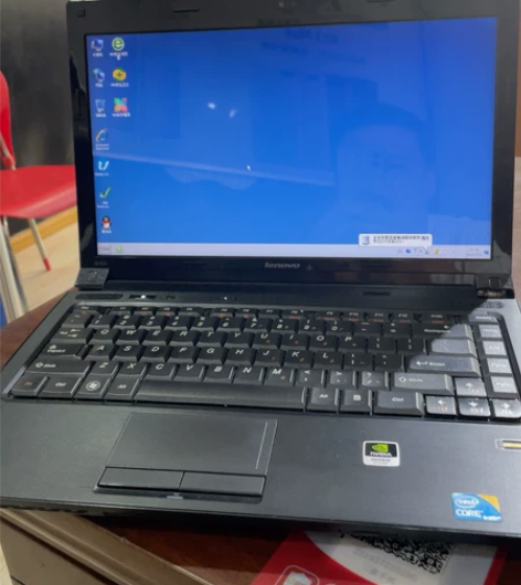 联想笔记本i3处理器 没有任何问题 看电影...