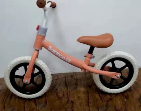 低价处儿童平衡车  无脚踏自行车  惯性溜...