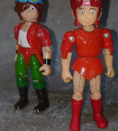 北斗神拳 巴托+玲 有掉漆 算1成新 ，喜...