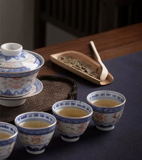 库存未使用老厂货玲珑瓷，一个盖碗四个杯11...