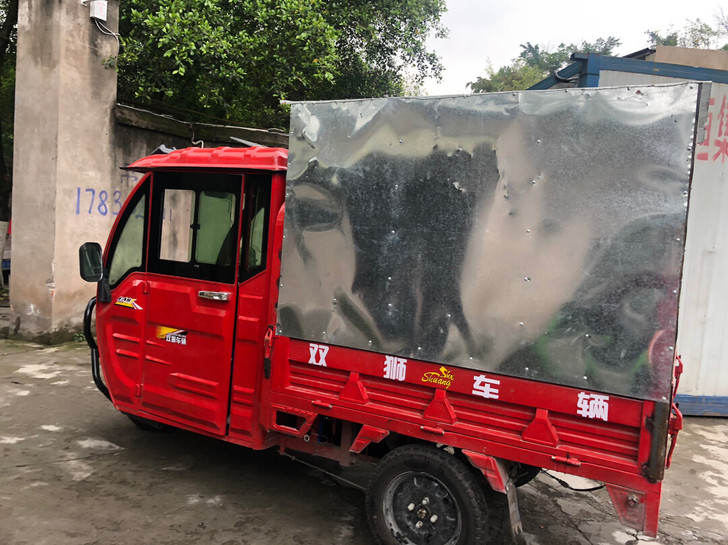 电油混合三轮车 9.5新只开过几次 后面箱...