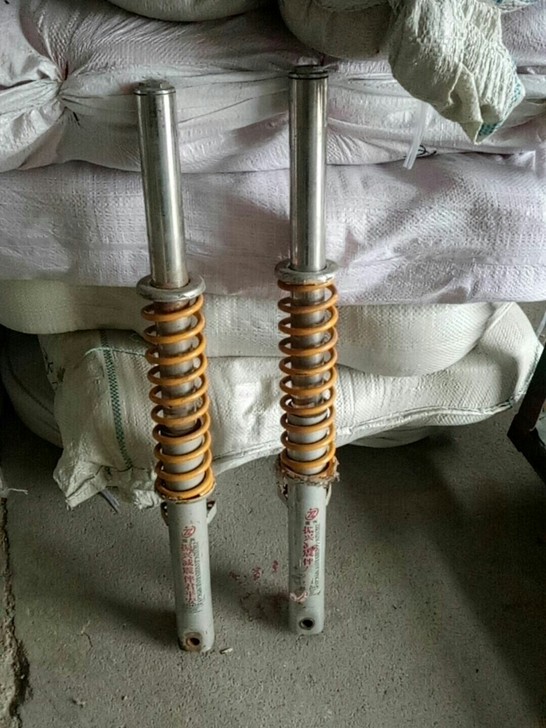 电动车减震器