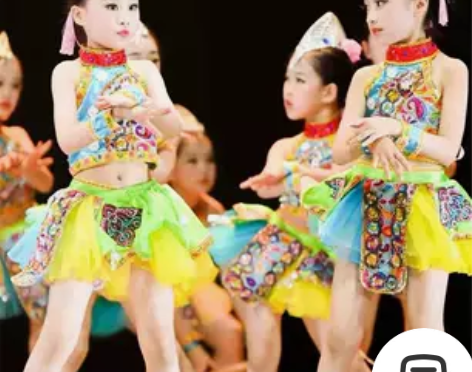 抖音紫金舞蹈夏日里的滴滴调同款民族儿童演出...