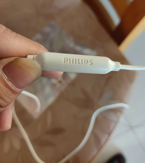 原装飞利浦头戴式耳机，音质相当好，重低音效...
