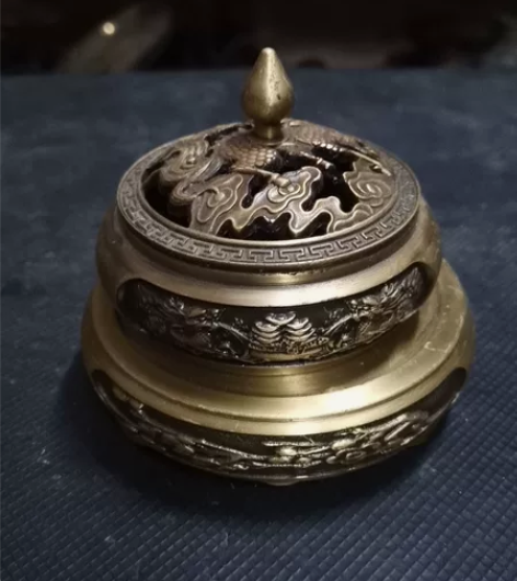 精品铜器熏香炉   品相如图，重585克，...