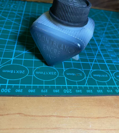 万宝龙三角墨水瓶 有墨水 品相如图 又买了...