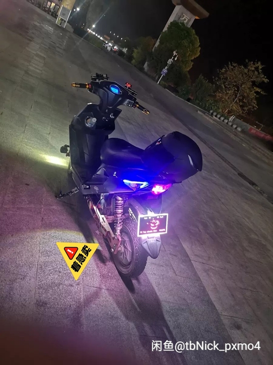 出一辆水泥灰战速144一体仓骠骑平叉梦工厂...