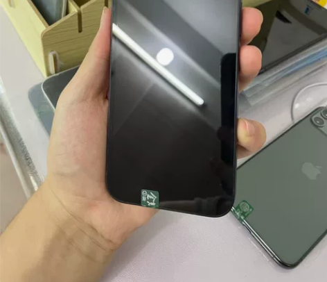 无锁  12  128g 电池97%，靓机...