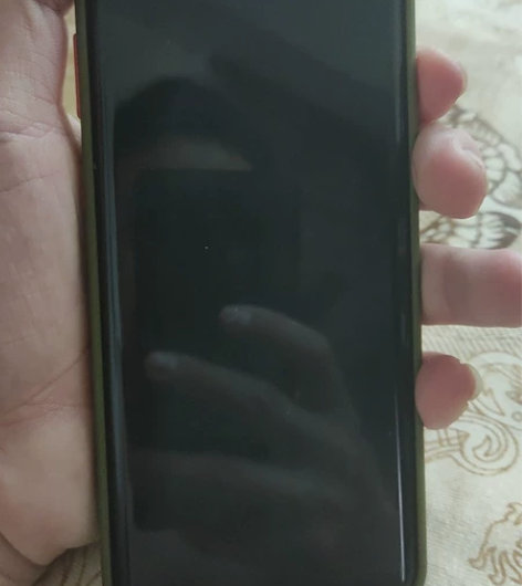 三星s10,自用的,有点小烧屏,不影响使用...