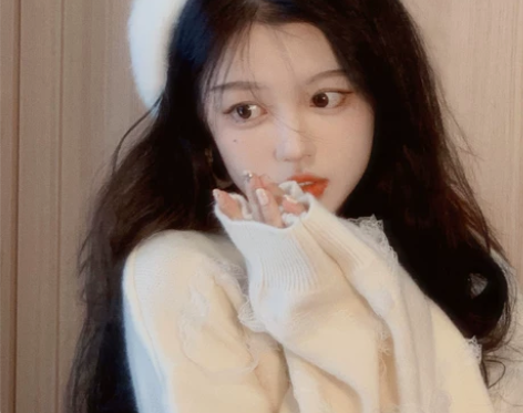 白色毛绒绒秋冬帽子女2021年爆款贝雷帽小...