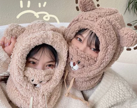 秋冬套头帽毛绒刺绣小熊雷锋帽女加绒护耳脸防...