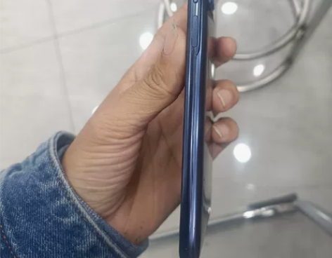 Moto edges S30蓝色，8+25...
