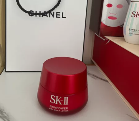 sk2大红瓶面霜，不适合我肤质感觉，也就用...