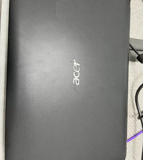 个人一手宏基笔记本电脑，功能正常，拍下不退...