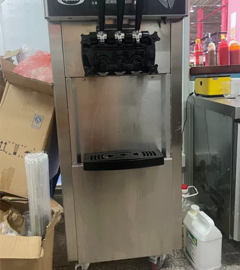 立式冰淇淋机商用三色雪糕机奶茶店专用甜筒机...