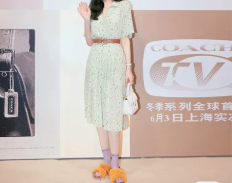 明星沈梦辰同款碎花连衣裙夏季小清新雪纺收腰...