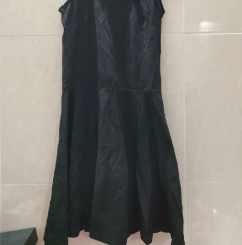 无袖连衣裙短裙简约 感兴趣的话点“我想要”...