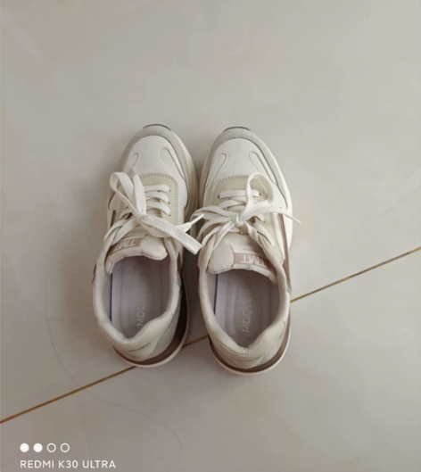 真皮阿甘鞋 运动鞋 36码 鞋子轻 底软有...