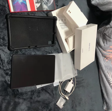 荣耀平板V6 全部配件都在 6＋64g w...