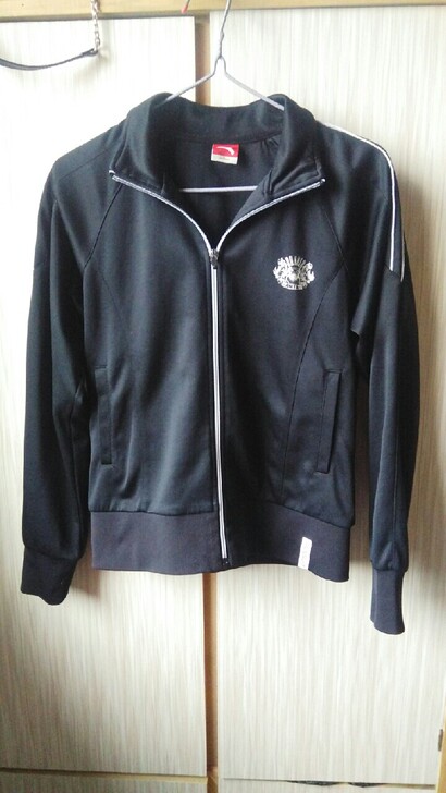 安踏女运动上衣，尺码L165/88A