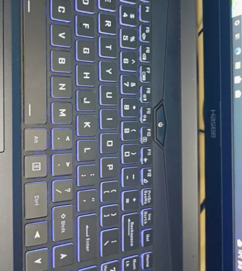 神舟 (Hasee)战神笔记本电脑二手游戏...