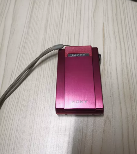 索尼T500 数码相机，功能正常，成色如图...