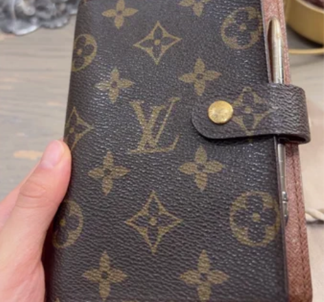 LV笔记本,内页是后面自己配的 笔是原装 ...
