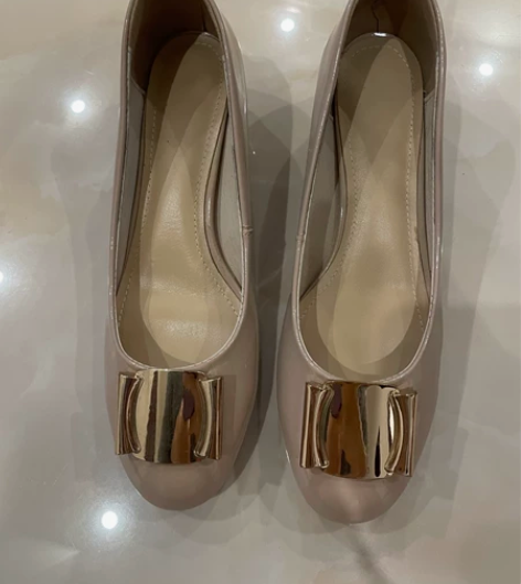 裸色方扣金属扣漆皮矮跟粗跟浅口鞋单鞋真皮3...