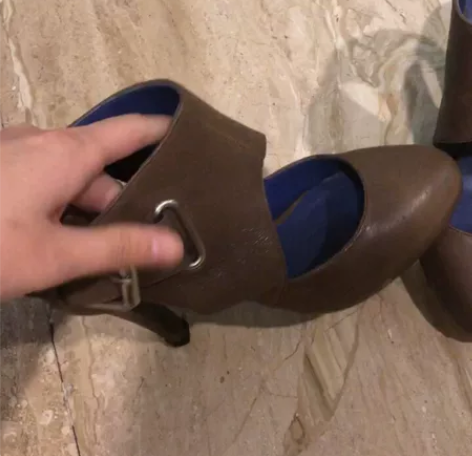 浅咖软羊皮皮鞋，购于银泰百货专柜，牌子：M...