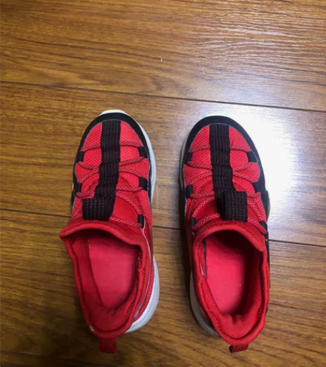乔丹儿童运动鞋，8成新，31号，鞋垫长20...