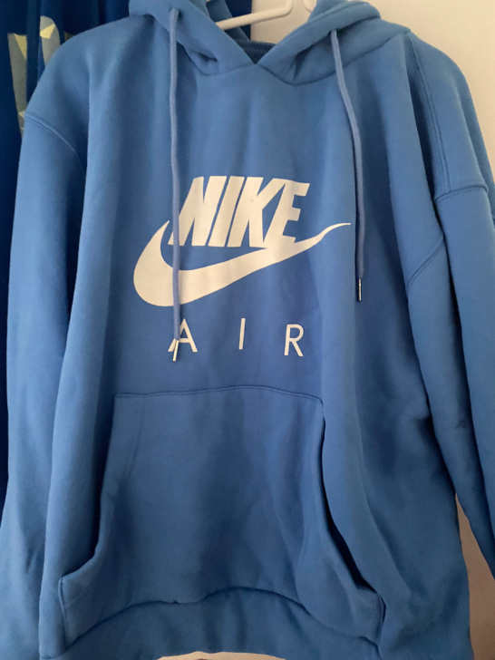 nike恶搞卫衣 全新 300多买的 但不...