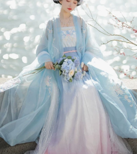 全新仅试穿，p4是买来就开线，自己缝的，不...