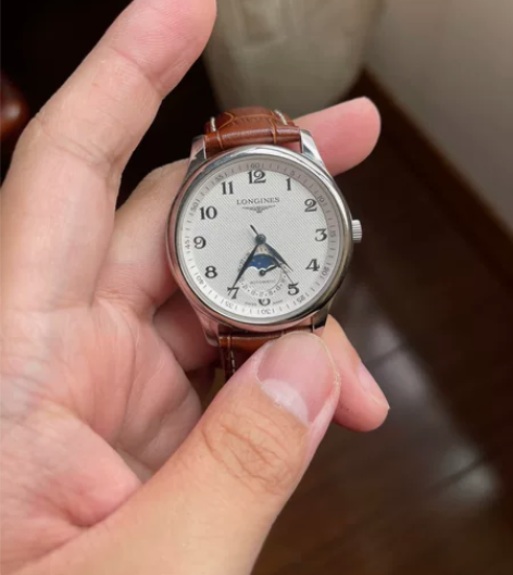 个人闲置小手表，浪琴，月相不能用的，成色还...