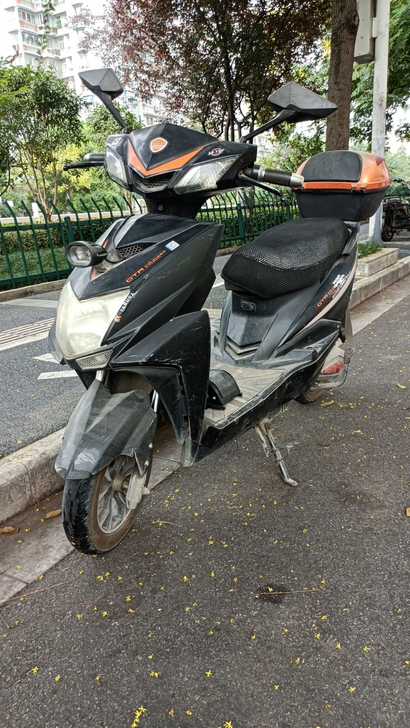 很好的电动车,电池支持45公里以上,72伏...