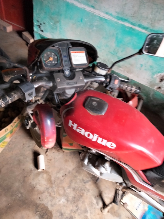 豪爵125摩托车
